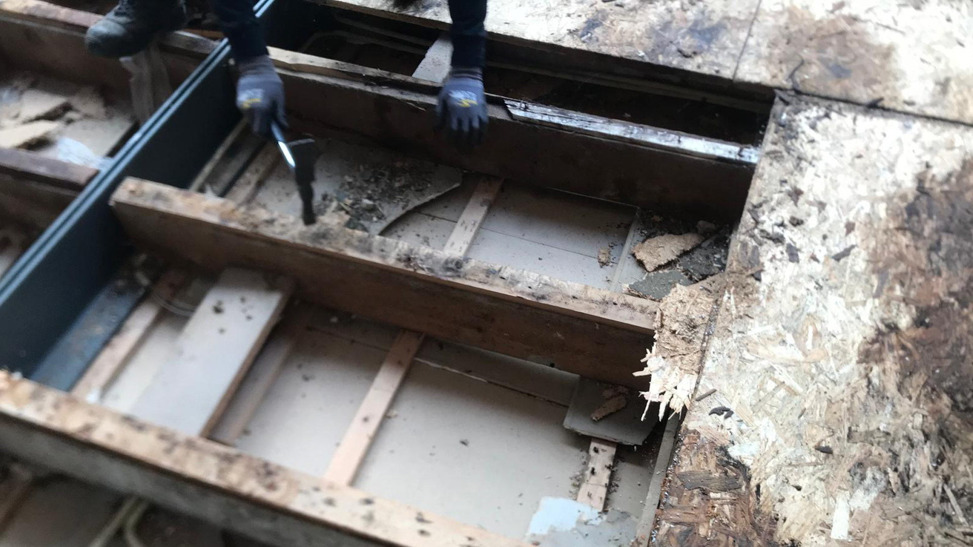 Professionele dakwerken op hellend dak in Maastricht