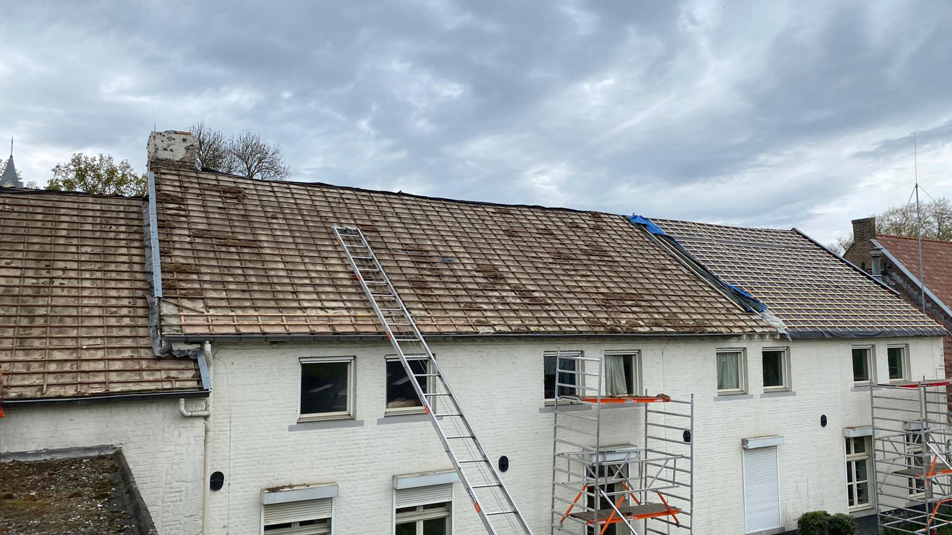 Dakreiniging en onderhoud door Het Dakje in Limburg